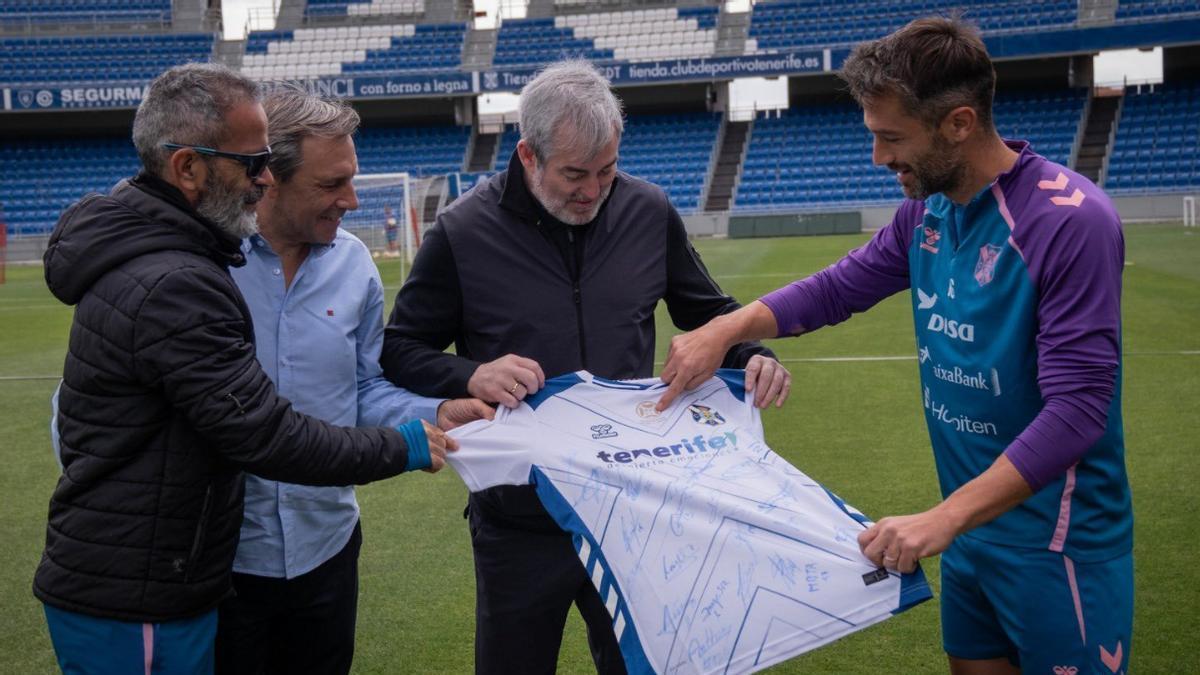 El ascenso permite al CD Tenerife recuperar sus patrocinios