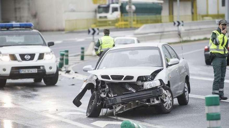 Dos accidentes en la N-VI a su paso por Cambre y Oleiros