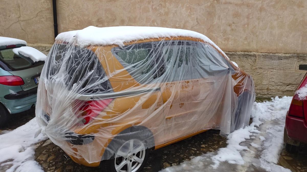 La nieve impide salir de casa en los pueblos del interior de la C. Valenciana