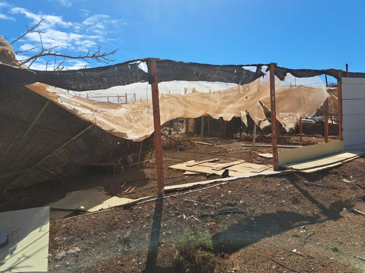 Vertidos ilegales en la urbanización Oasis de Vargas, en Agüimes