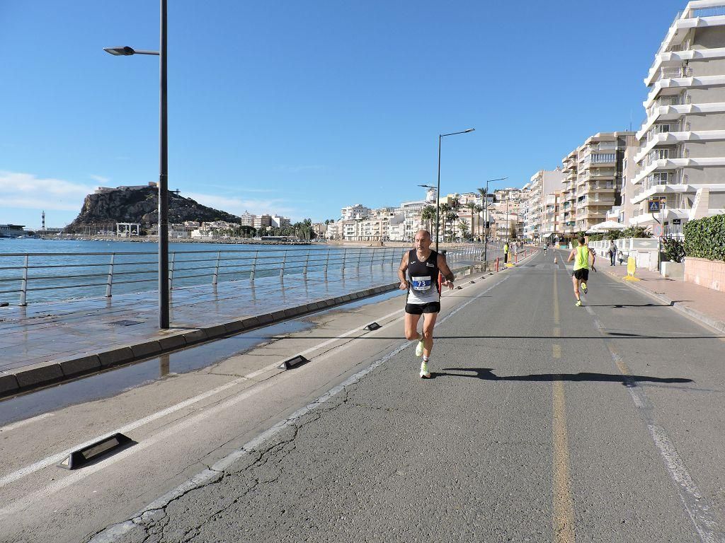 Estos todas las imágenes de la Media Maratón de Águilas