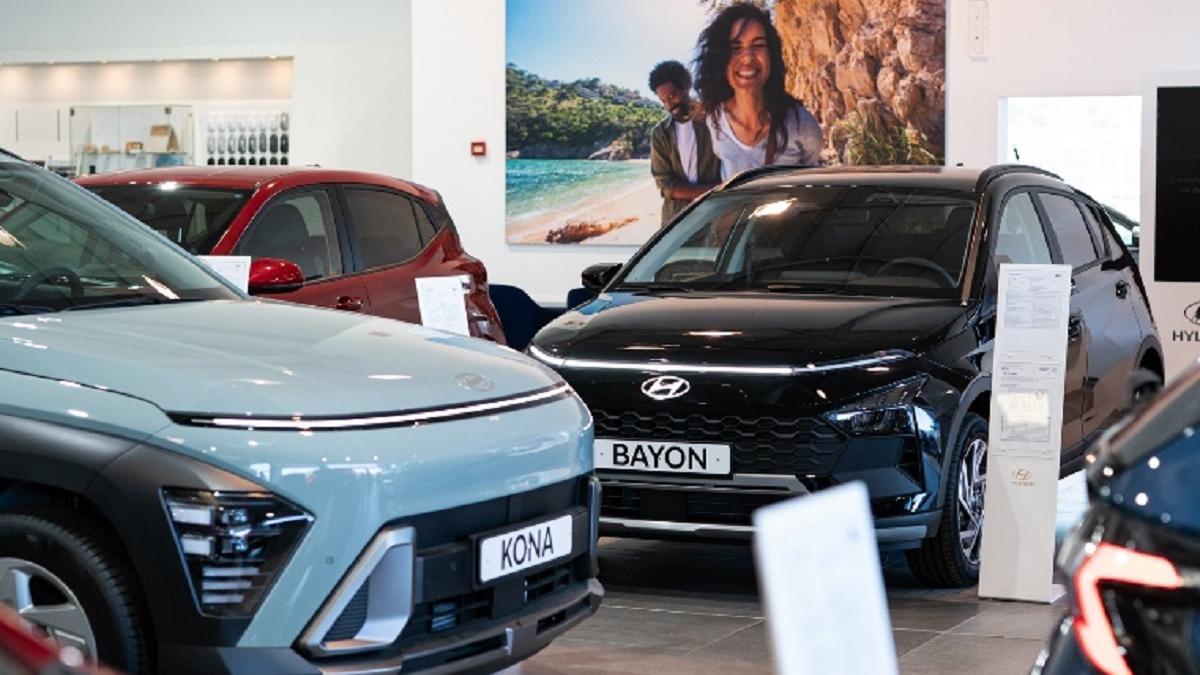 Varios modelos de vehículos híbridos de Hyundai en Autiber Motor.