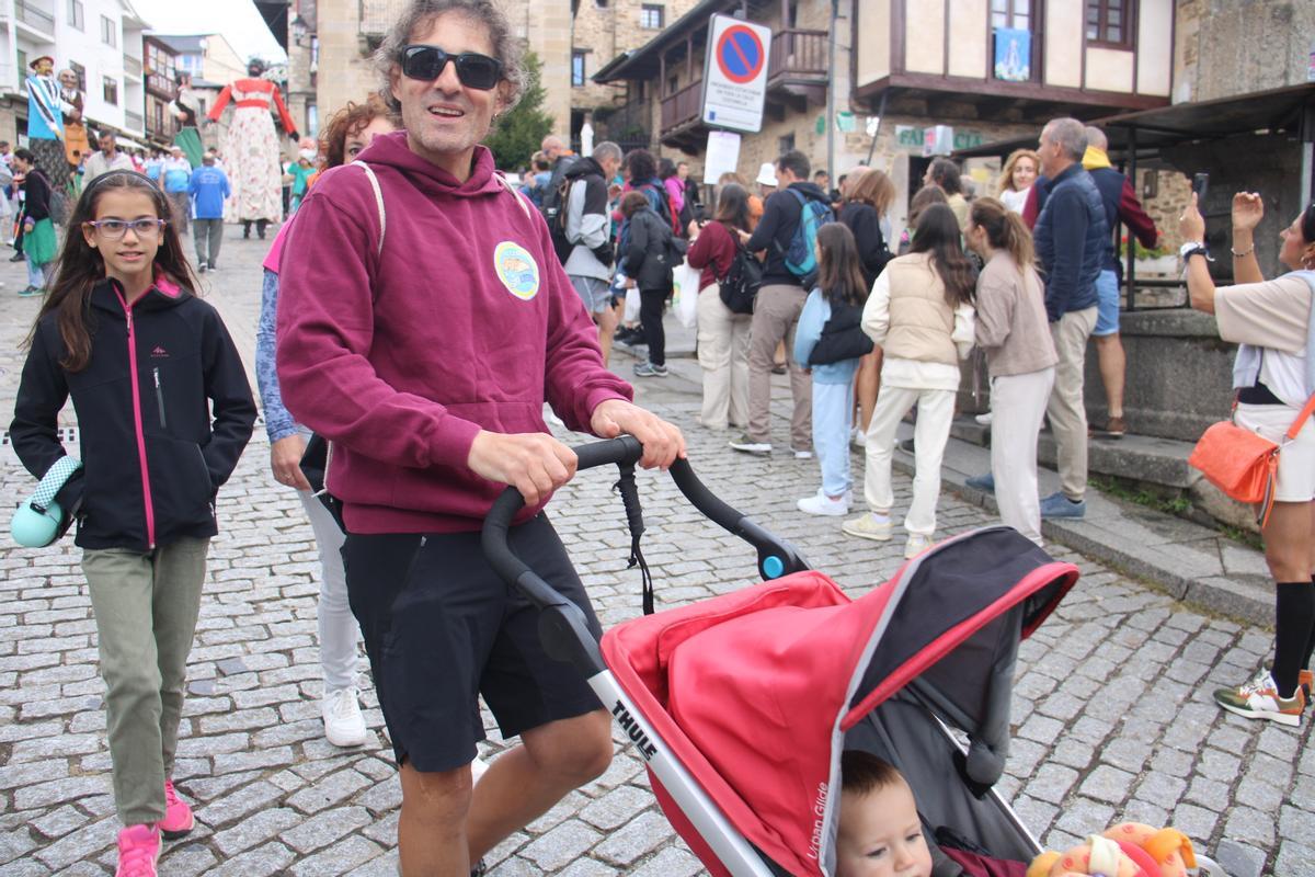 GALERÍA | Desfile de gigantes en Puebla de Sanabria GALERÍA | Desfile de gigantes en Puebla de Sanabria