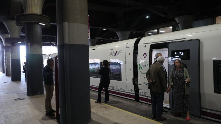 Otro hito para la llegada de los Avril: el primer AVE con pasajeros completa un trayecto Madrid-Asturias