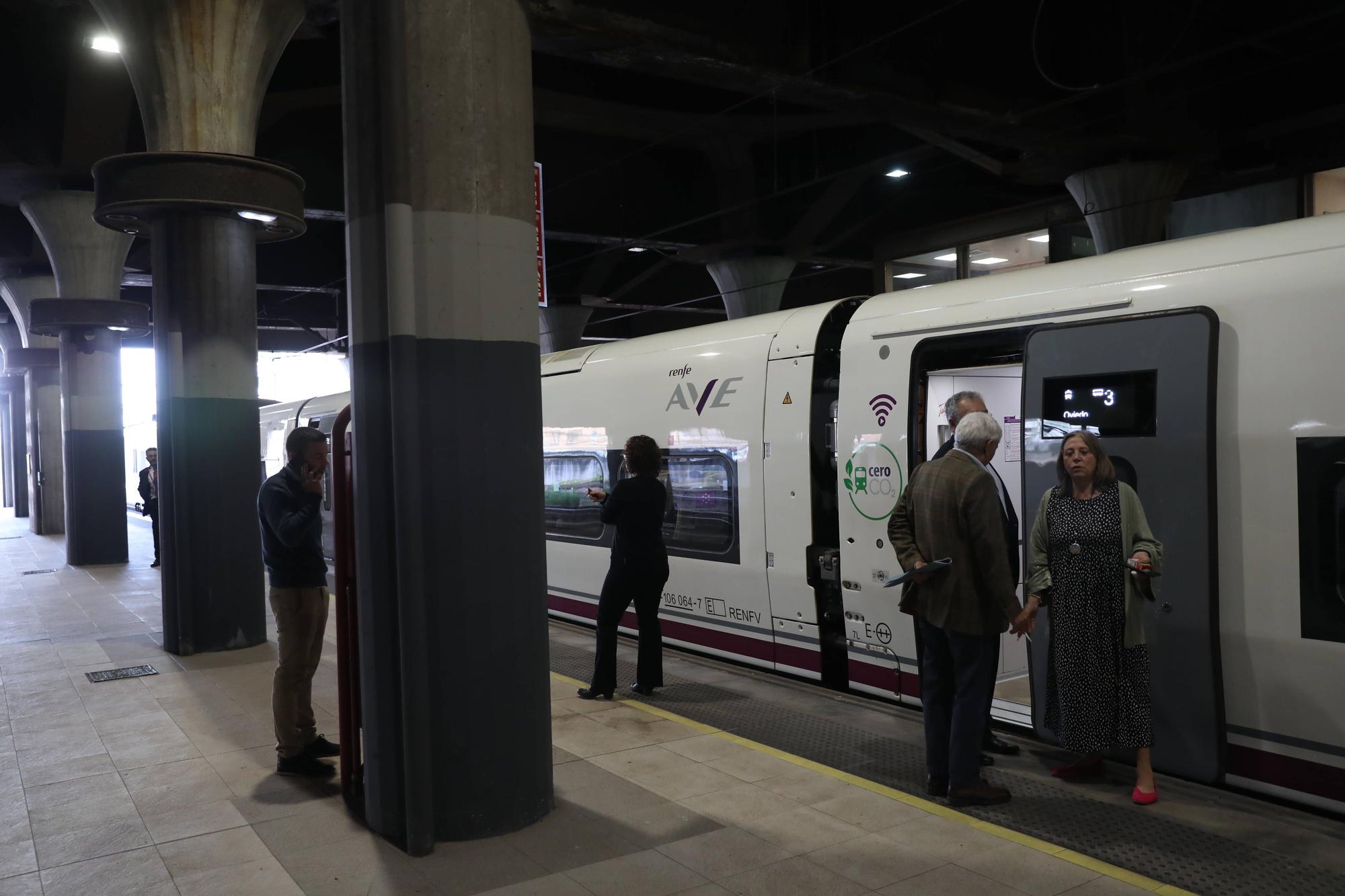 Otro hito para la llegada de los Avril: el primer AVE con pasajeros completa un trayecto Madrid-Asturias