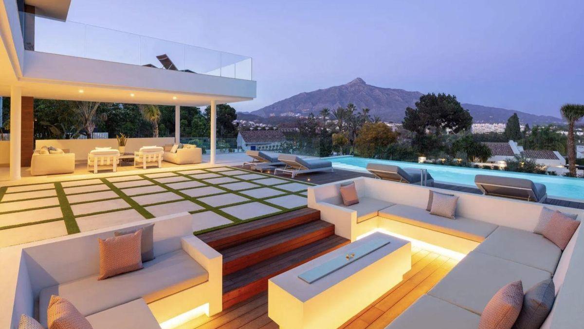 Exterior de la Villa Vida, una propiedad en Marbella que Pacaso ofrece a cerca de 700.000 dólares el octavo.