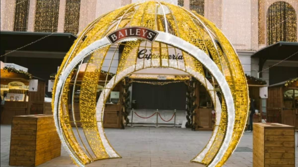 El rincón más dulce de la Navidad en Madrid está en Príncipe Pío: 20 casetas para perderse entre postres, luces y música.