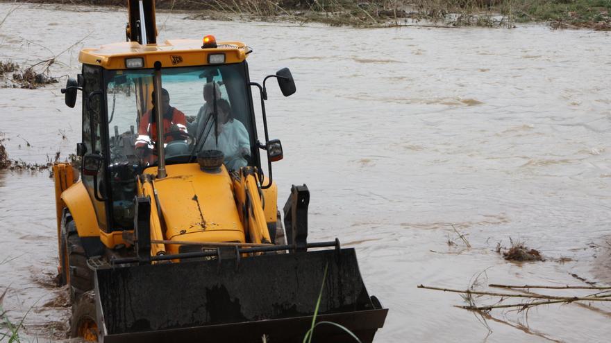 La crecida del río Buñol deja aislada durante tres días una urbanización de Turís