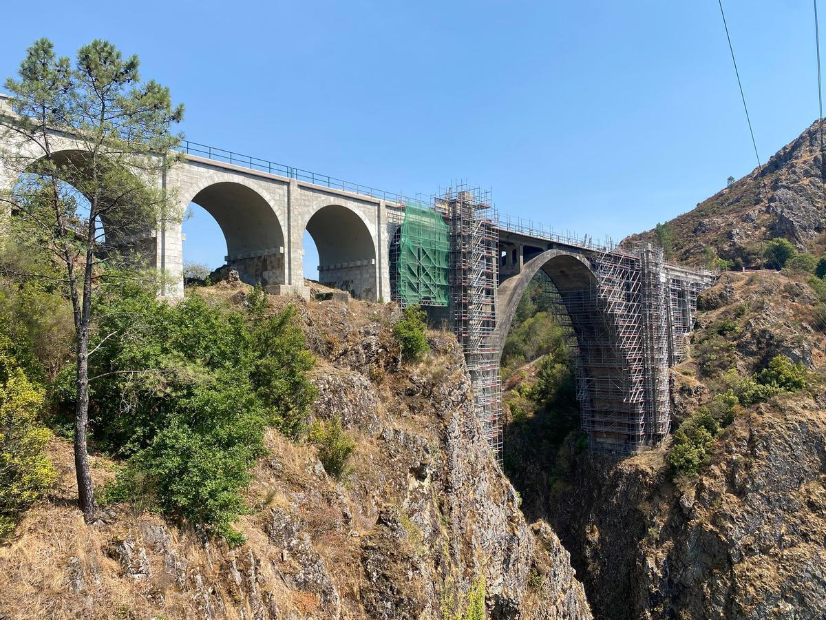 Mejora del viaducto ferroviario sobre el río Ulla