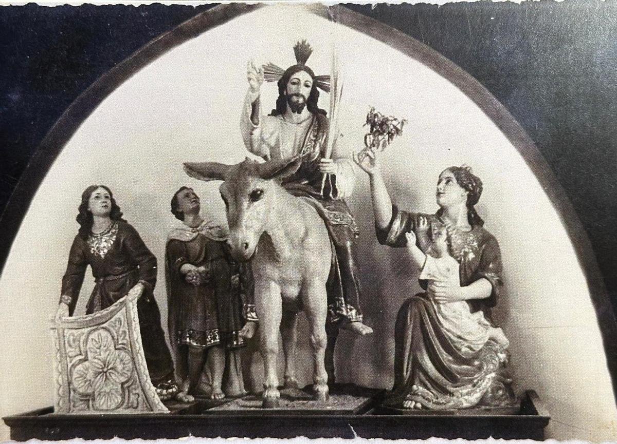 Misterio de la Borriquita a su llegada a Badajoz. Foto cedida por Francisco Javier Torvisco.