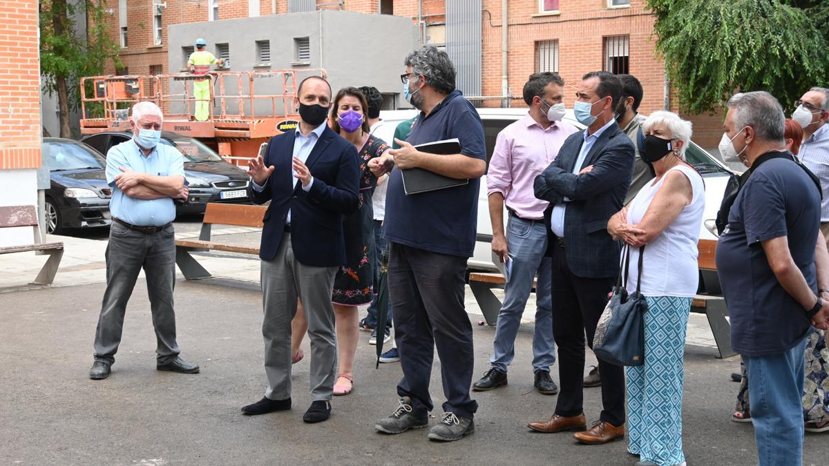 Visita a las viviendas de Riba-roja