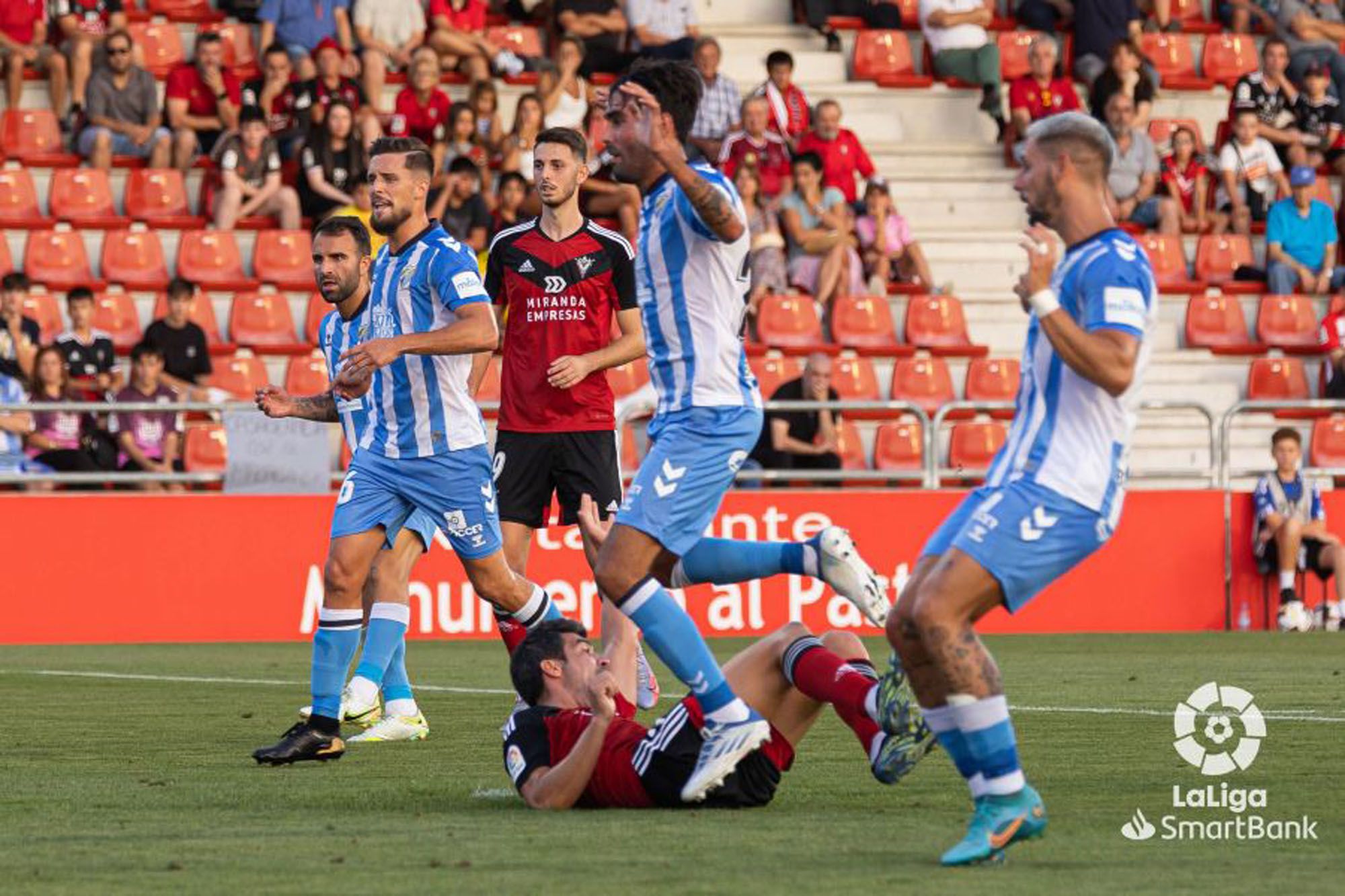 Una imagen del CD Mirandés - Málaga CF de la tercera jornada de la Liga 22/23