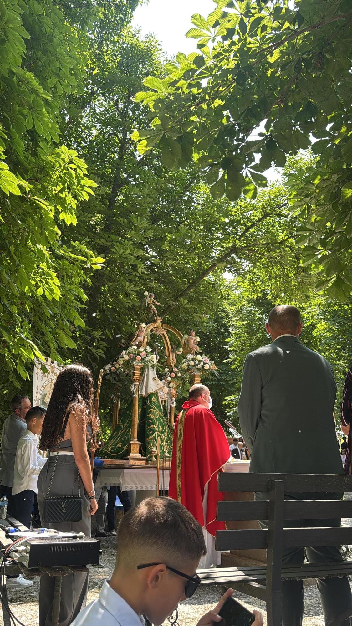 La Virgen del Olmo festeja su día grande en Villaescusa