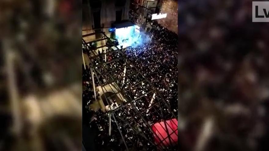 Verbenas Fallas 2022: Una multitud toma la plaza Ciudad de Brujas de València