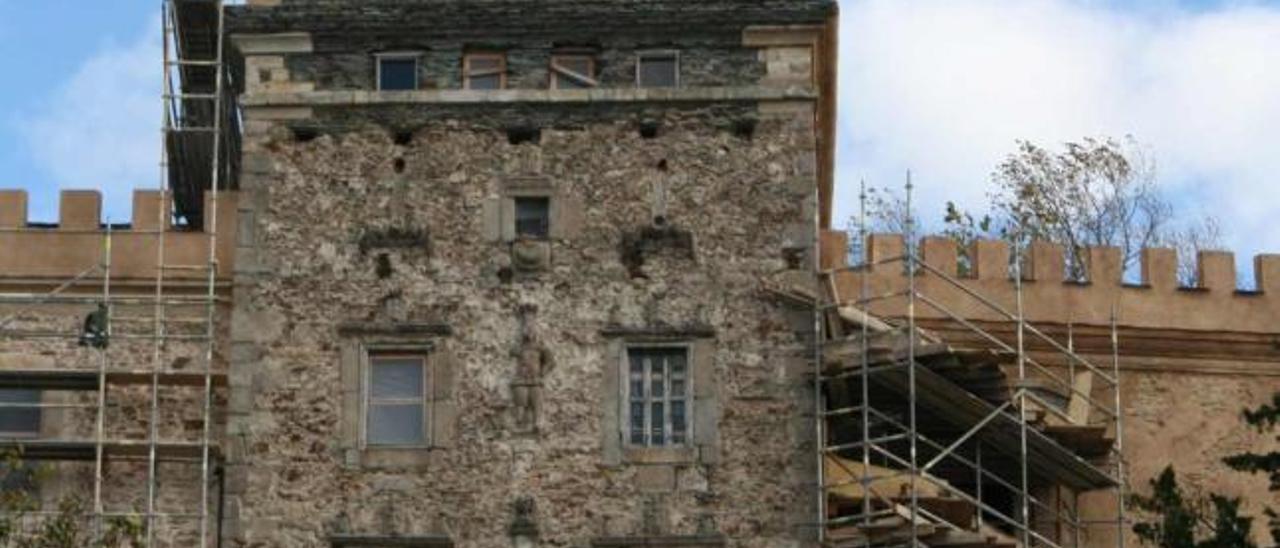 Paisajes de Asturias inicia la consolidación de las Torres de Donlebún, en Barres