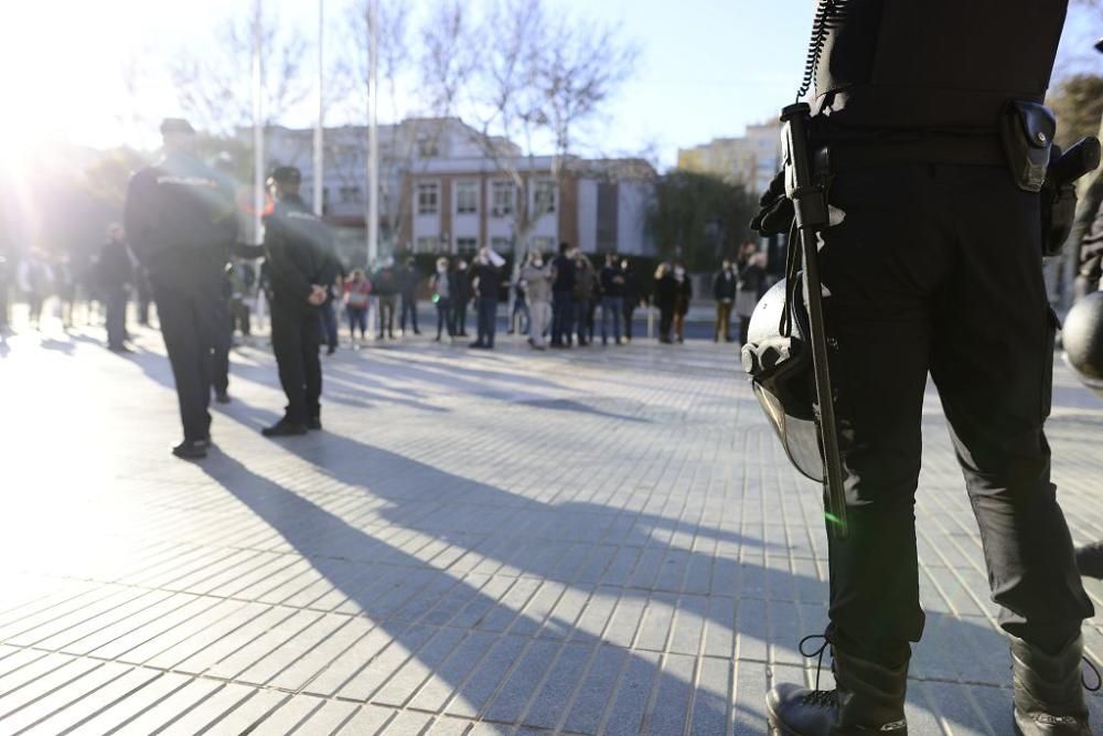 Manifestación de hosteleros en la Asamblea Regional