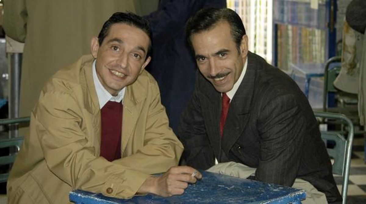 Roberto Cairo i Imanol Arias, durant un dels rodatges de la sèrie de TVE-1 ’Cuéntame...’. Roberto Cairo i Imanol Arias, durant un dels rodatges de la sèrie de TVE-1 ’Cuéntame...’.