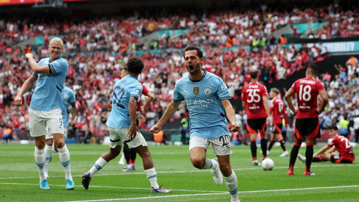 Un duelo reciente entre el Manchester City y el United.