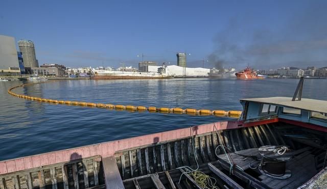 Tercer día del incendio en el barco Finwhale