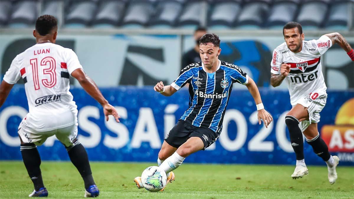 Pepe en una acción ofensiva contra el Sao Paulo