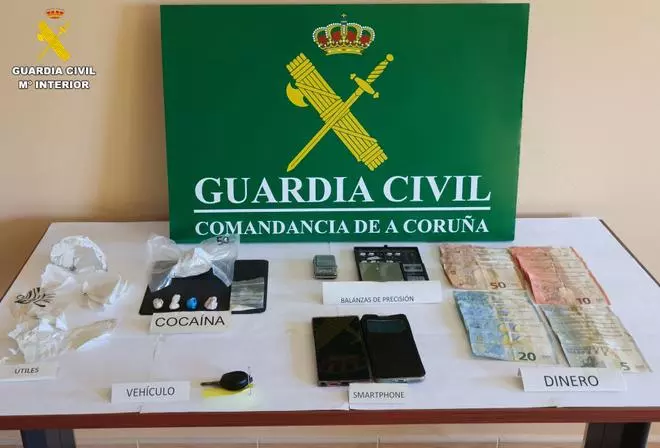 Un año de vigilancia permite desmantelar un punto de venta de cocaína en Boiro