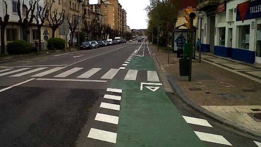 Polémica en Huesca por la ampliación del carril bici a costa de plazas de aparcamiento para coches