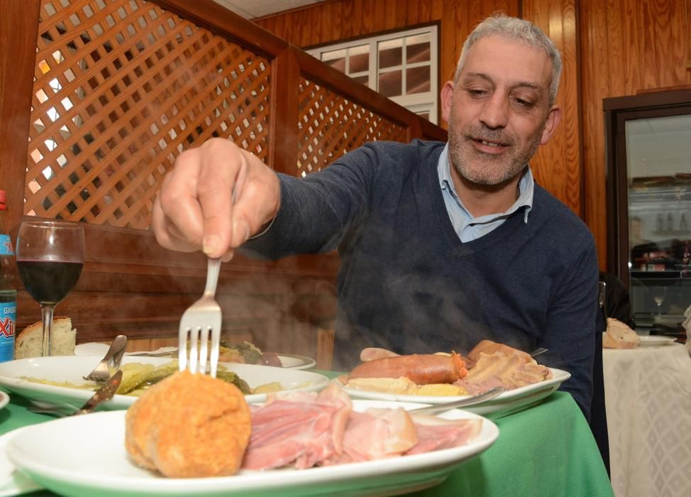 Éxito rotundo de la X Festa do Petote con 800 raciones