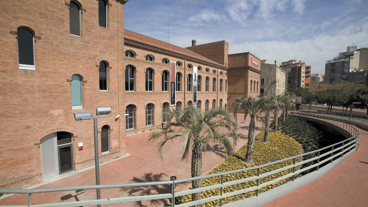 Crecen los préstamos de libros electrónicos en L'Hospitalet durante el confinamiento.