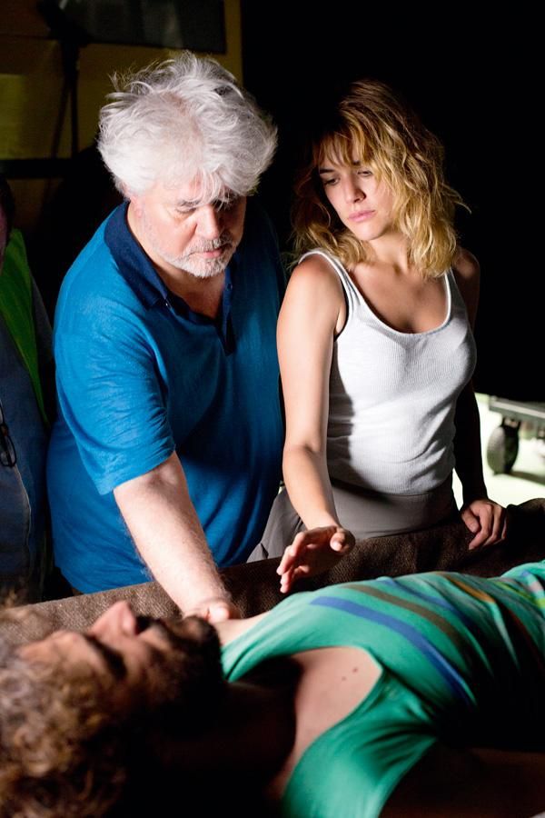 Adriana Ugarte y Pedro Almodóvar