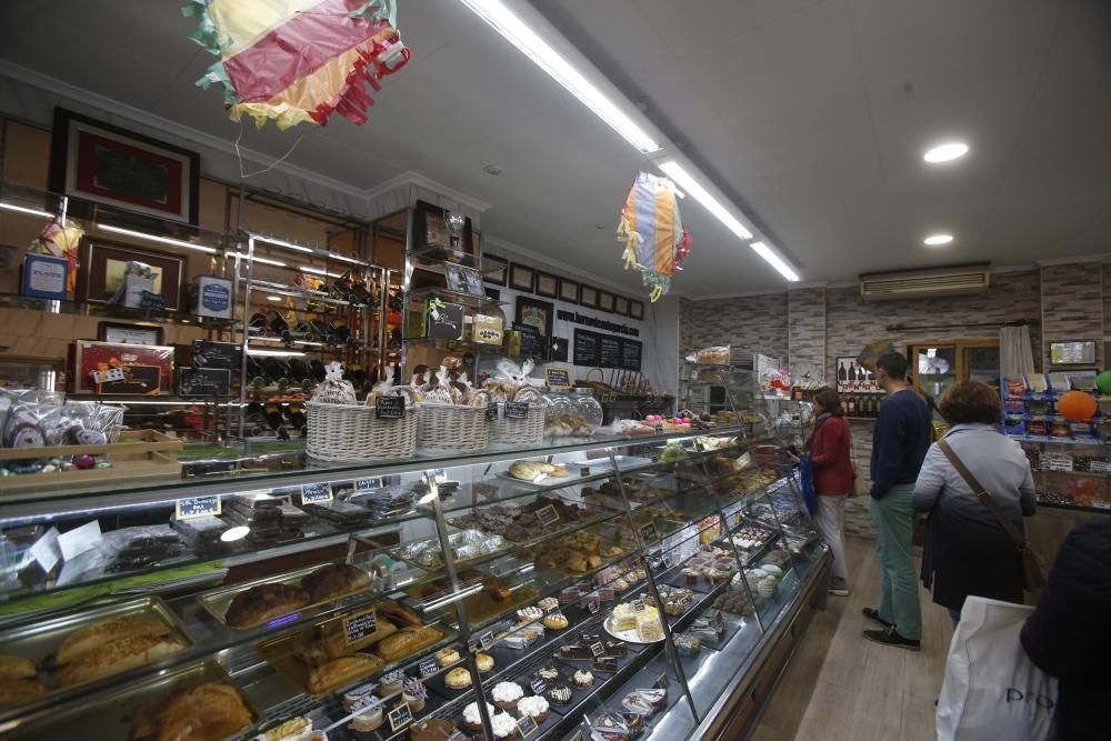 Forn de Vicent García. Primer premio de escaparate y torta de pasas y nueces.