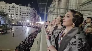 Divertida coreografía de Aitana en el castillo del viernes 13 en las Fallas de València 2026
