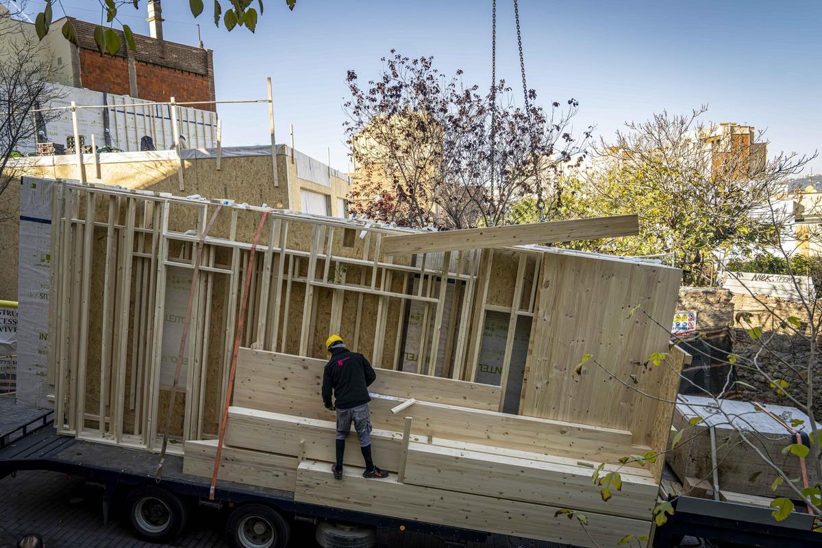 Piezas de Arquima para la construccion de una vivienda unifamiliar industrializada de madera en Barcelona.