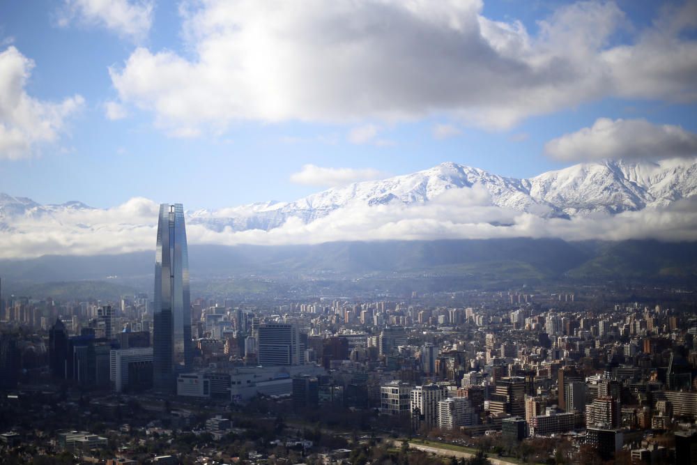 Panoràmica de Santiago de Chile amb els Andes de fons