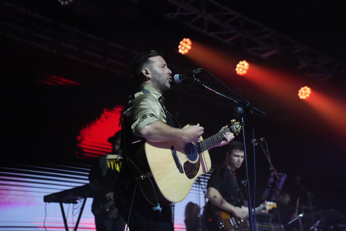 Los Caños llenan de música y nostalgia la plaza de toros de Córdoba