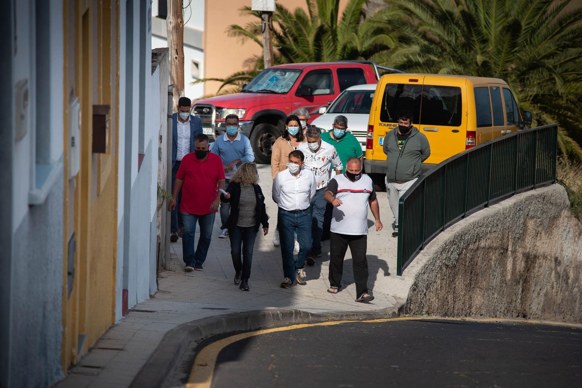 Visita del alcalde al barrio de Los Campitos