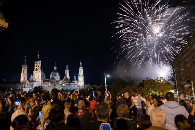 En imágenes | Los fuegos artificiales ponen el broche final a las Fiestas del Pilar 2024