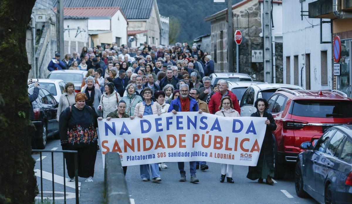 Porriño se moviliza para reclamar más personal médico | ANXO GUTIÉRREZ
