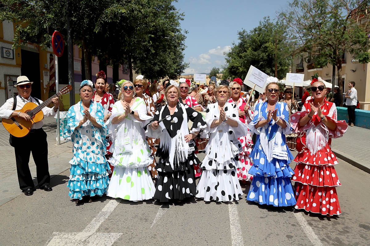 Los coros rocieros ponen la banda sonora al Arenal