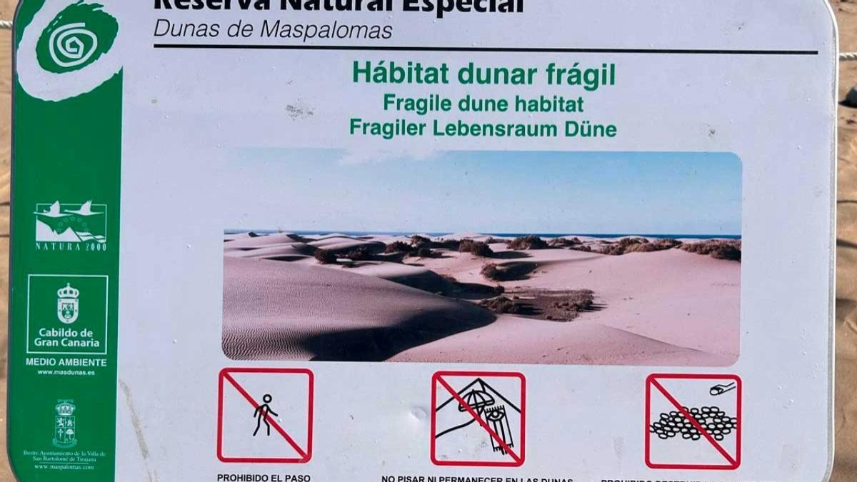 Invasión en las Dunas de Maspalomas