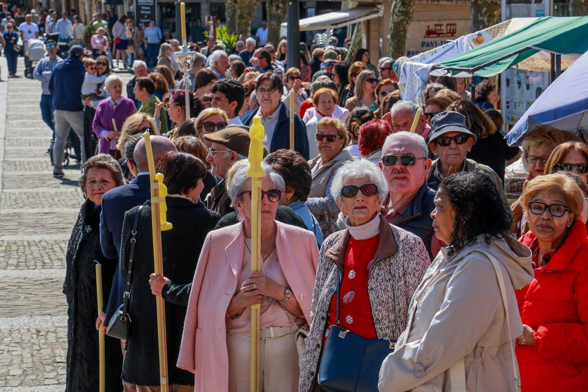 Asistentes a la procesión de Cambados.