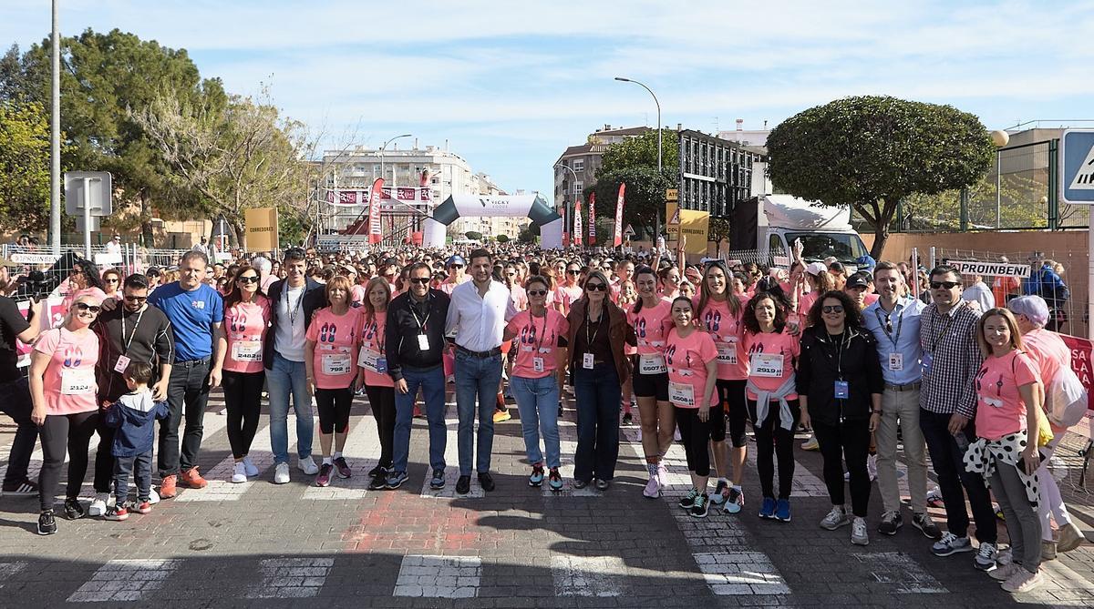 Autoridades, organizadores y representantes de patrocinadores, antes de la salida