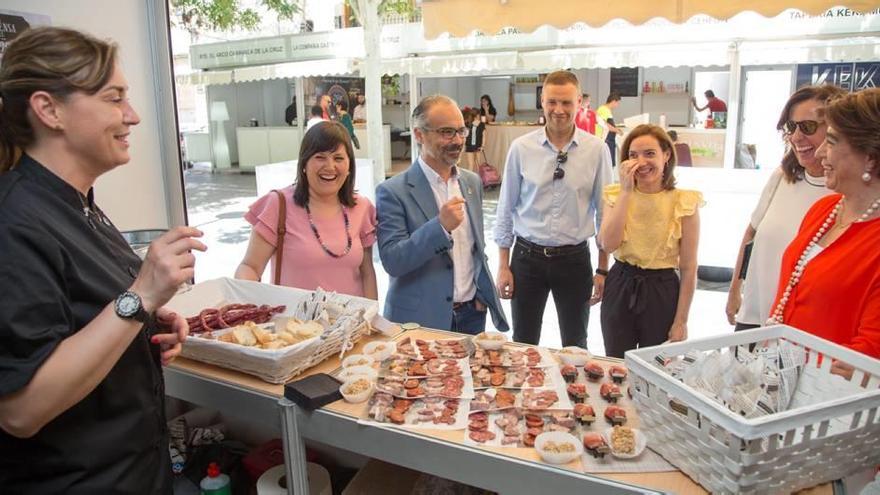 Gómez, Moreno y Giménez- Girón estuvieron en la presentación de las jornadas gastronómicas.