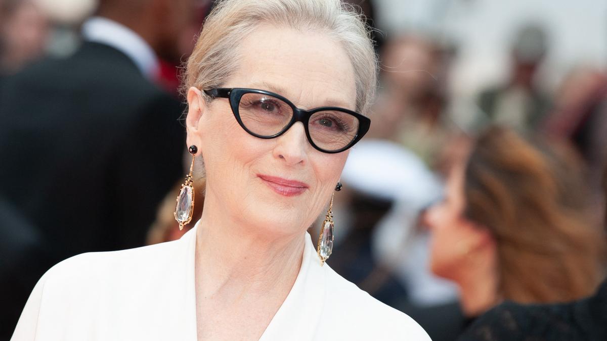 Las cinco prendas y accesorios que conquistarán a Meryl Streep y a las mujeres de más de 60 años esta primavera