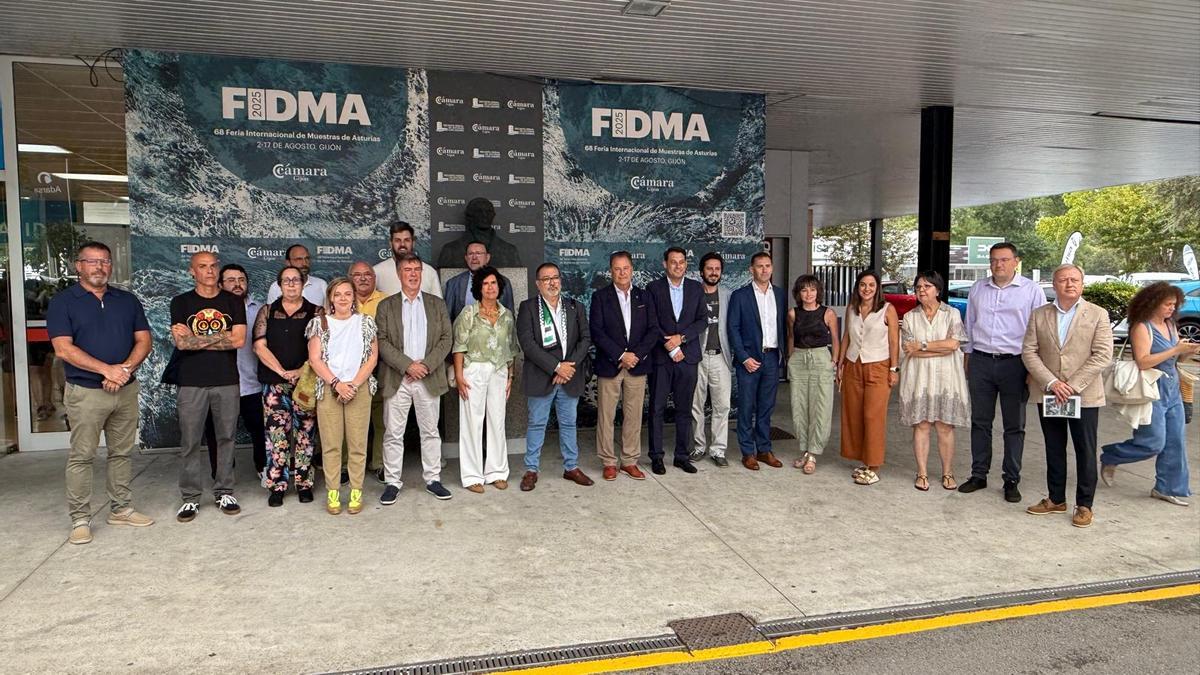 Autoridades y distintos representantes de Langreo, en FIDMA.