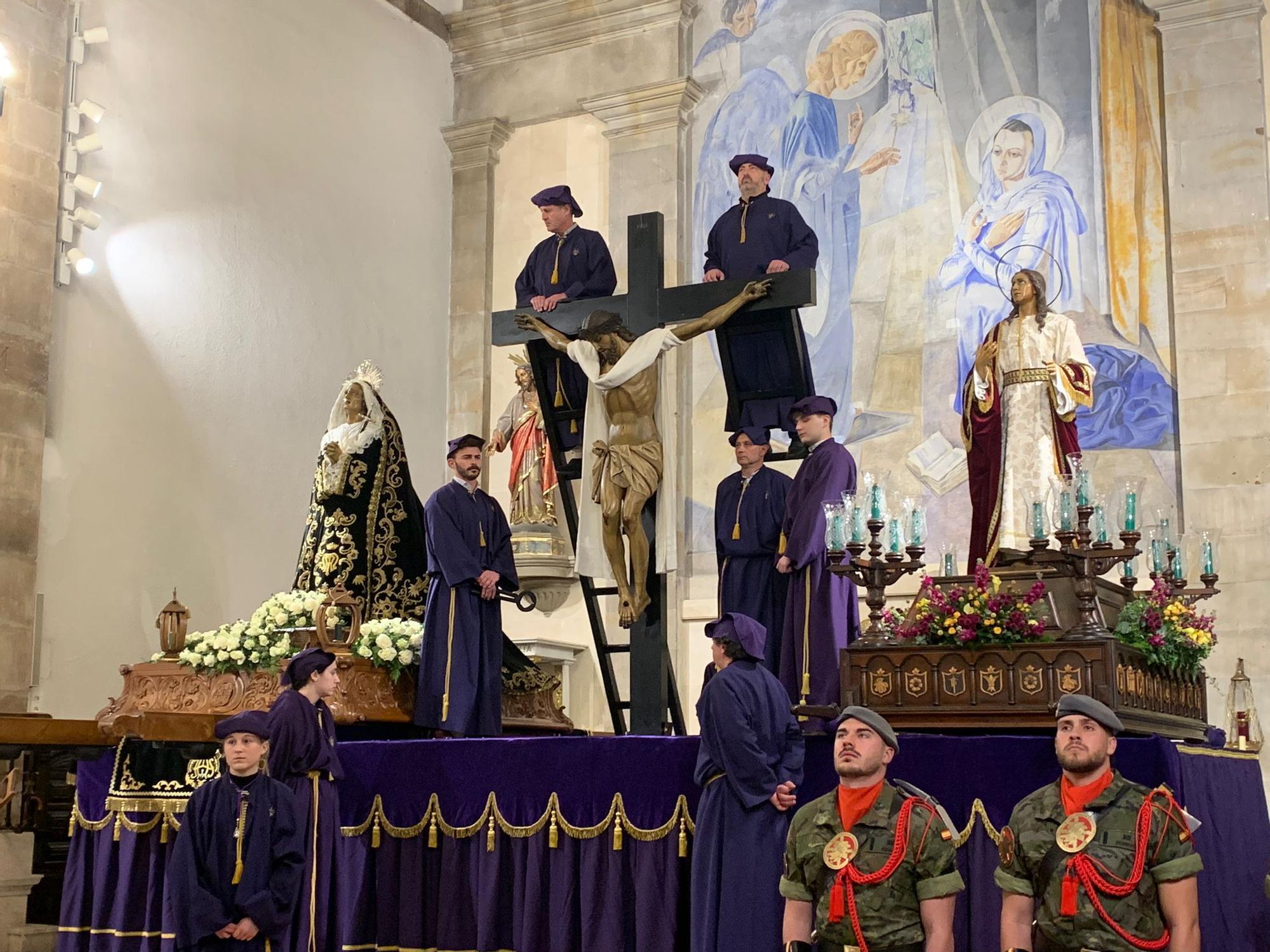 Así vivió Villaviciosa el emblemático Desenclavo del Viernes Santo