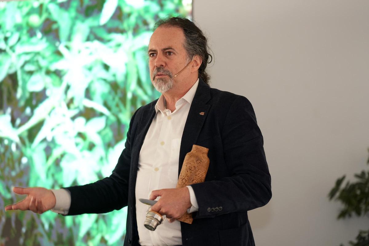 Manuel Maqueda, profesor de Programas Especiales de Economía Circular Aplicada y Economía Regenerativa de la Universidad de Harvard, durante su conferencia.