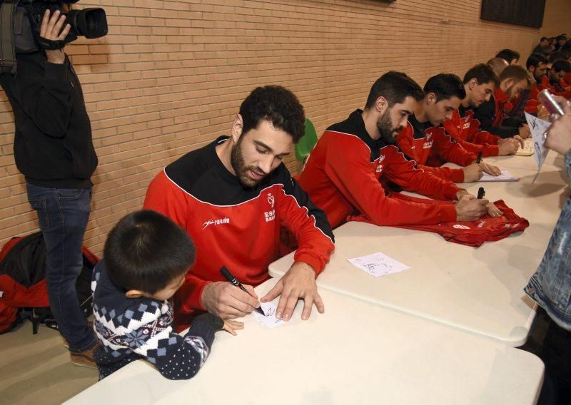 Firma de autógrafos de la selección española de balonmano