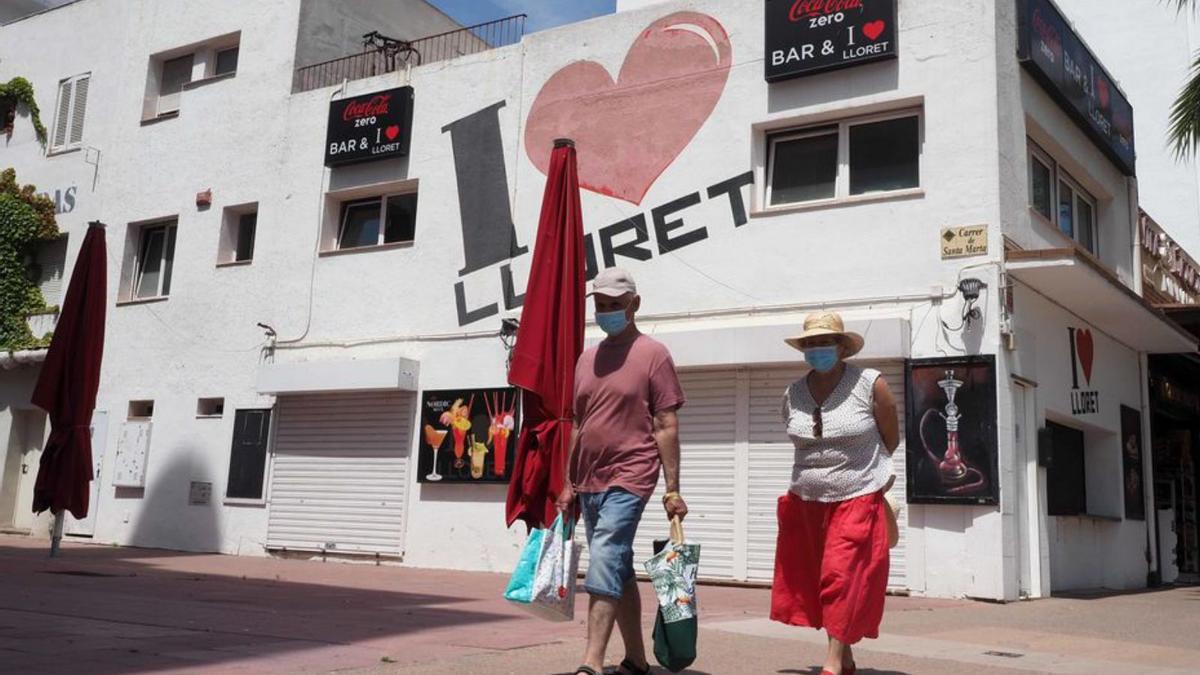 Turistes a Lloret,  a l’inici de la temporada d’estiu.  | PERE DURAN/NORD MEDIA