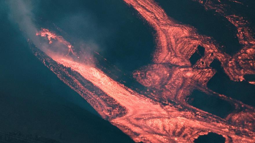 El volcán de La Palma lanza 53.600 toneladas de dióxido de azufre