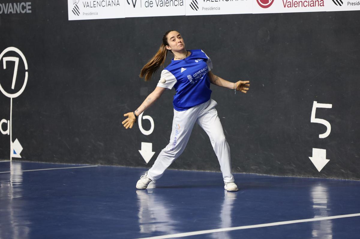 Elisa d'Almenara es juga el títol de 1a davant Blanca de Montserrat.
